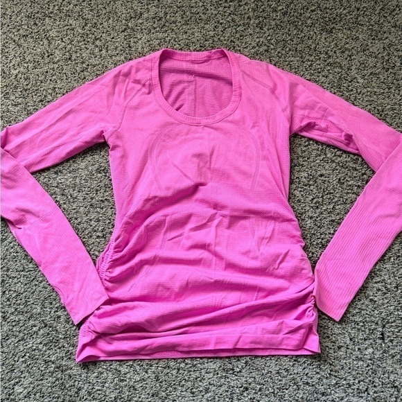 Lululemon Run: Swiftly Tech Long Sleeve Scoop *Ruched - Picture 2 of 4